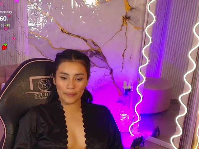 PEACHY-TAY's BongaCams show and profile