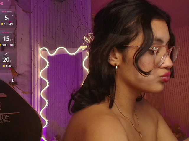 PEACHY-TAY's BongaCams show and profile