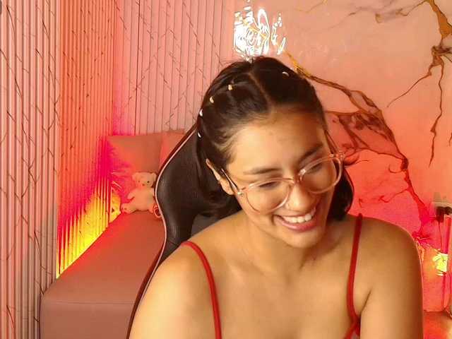 PEACHY-TAY's BongaCams show and profile