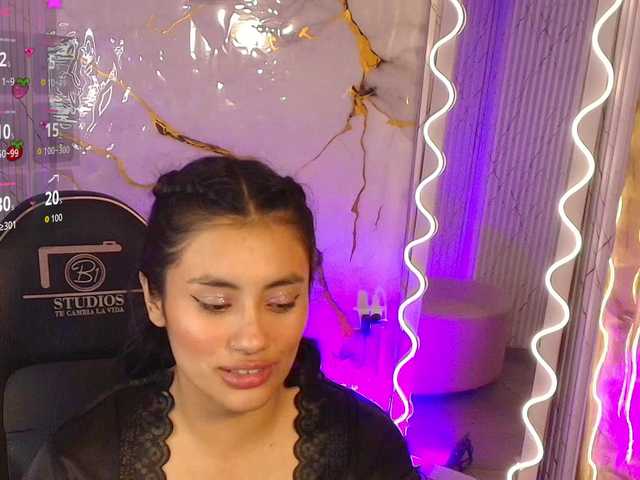 PEACHY-TAY's BongaCams show and profile