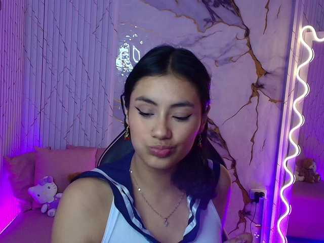 PEACHY-TAY's BongaCams show and profile