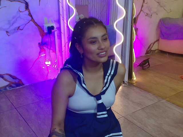 PEACHY-TAY's BongaCams show and profile