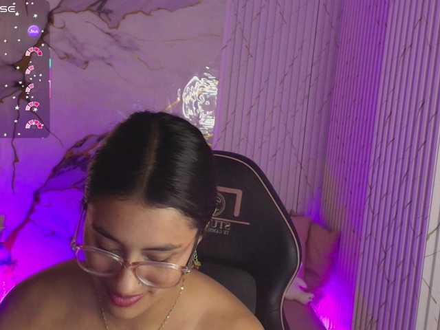 PEACHY-TAY's BongaCams show and profile