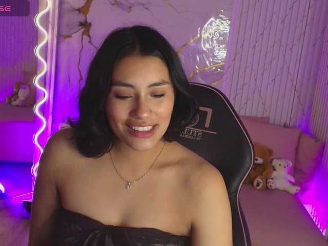 PEACHY-TAY's BongaCams show and profile
