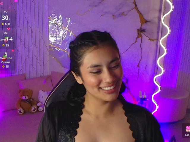 PEACHY-TAY's BongaCams show and profile