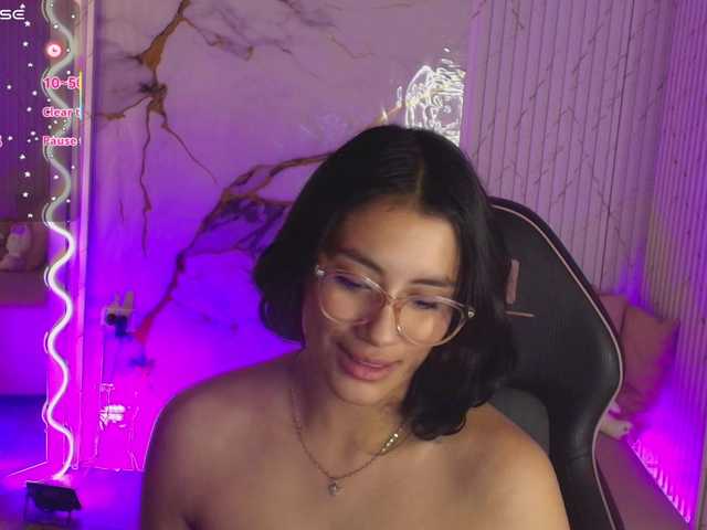 PEACHY-TAY's BongaCams show and profile