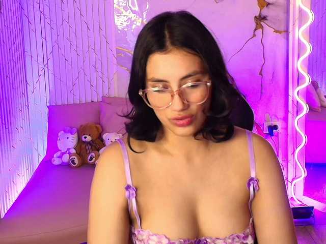 PEACHY-TAY's BongaCams show and profile