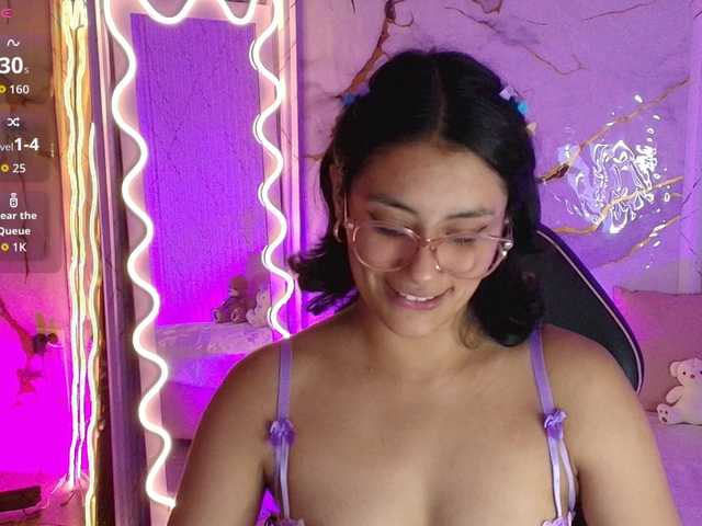 PEACHY-TAY's BongaCams show and profile