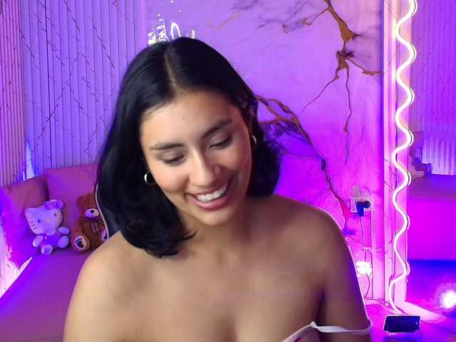 PEACHY-TAY's BongaCams show and profile