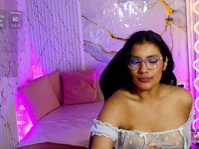PEACHY-TAY's BongaCams show and profile
