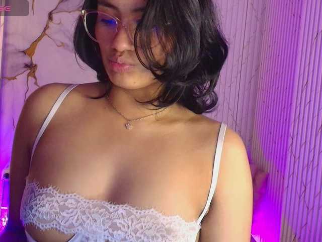 PEACHY-TAY's BongaCams show and profile