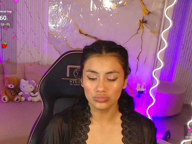 PEACHY-TAY's BongaCams show and profile