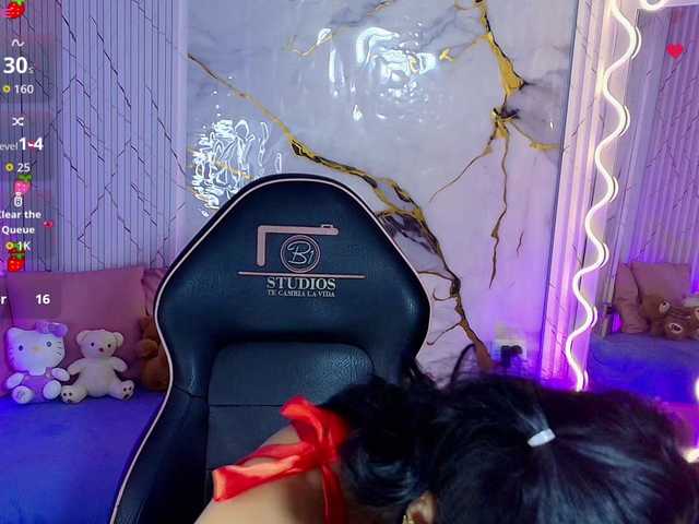 PEACHY-TAY's BongaCams show and profile