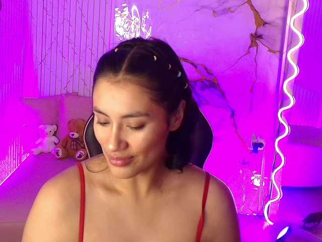 PEACHY-TAY's BongaCams show and profile