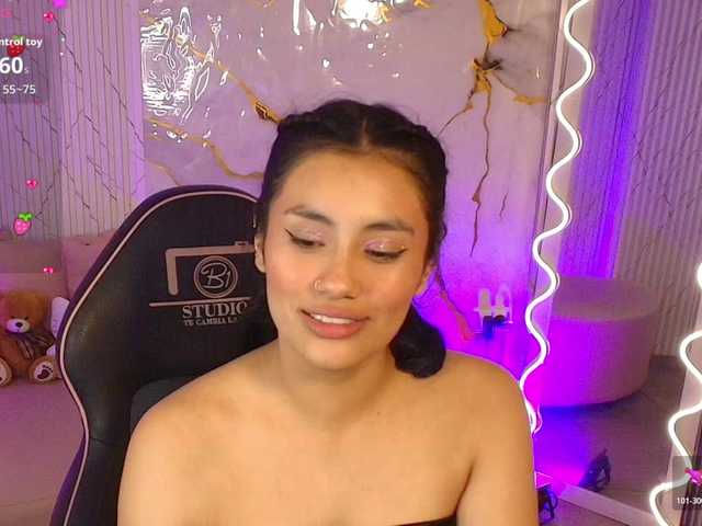 PEACHY-TAY's BongaCams show and profile