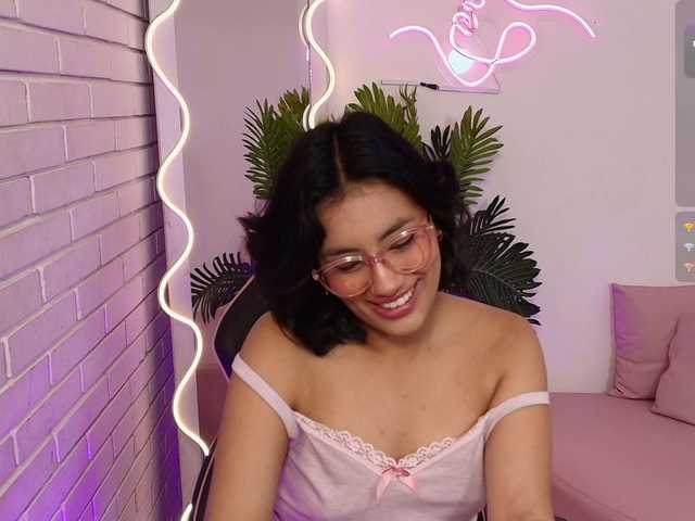 PEACHY-TAY's BongaCams show and profile