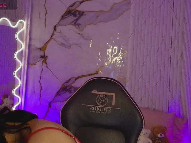 PEACHY-TAY's BongaCams show and profile