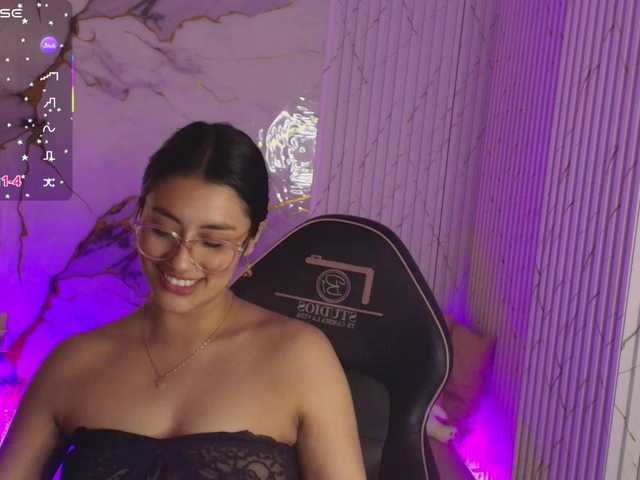 PEACHY-TAY's BongaCams show and profile