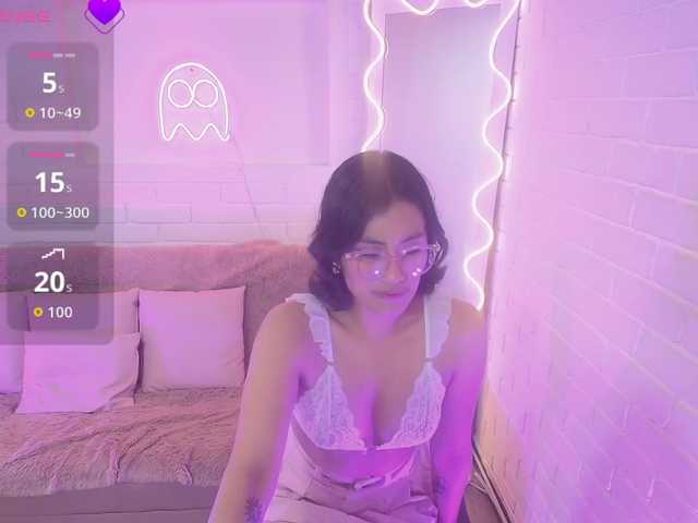 PEACHY-TAY's BongaCams show and profile