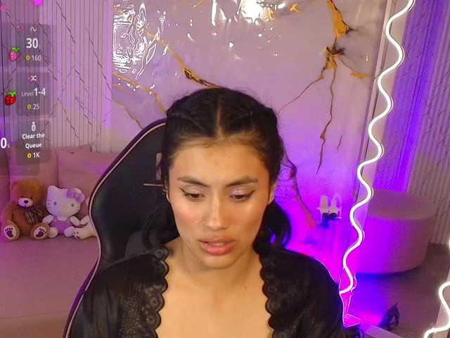 PEACHY-TAY's BongaCams show and profile