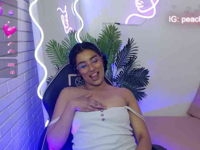 PEACHY-TAY Live Webcam on BongaCams