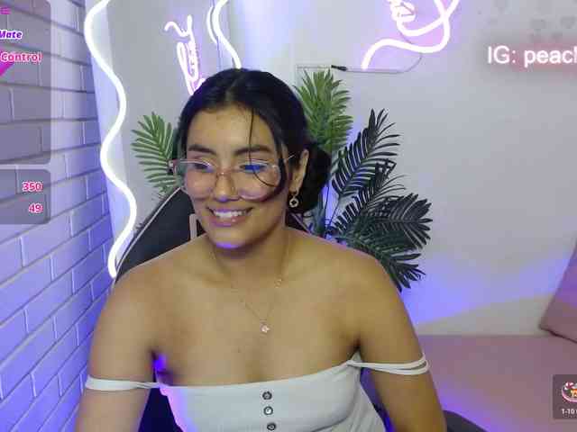 PEACHY-TAY Live Webcam on BongaCams