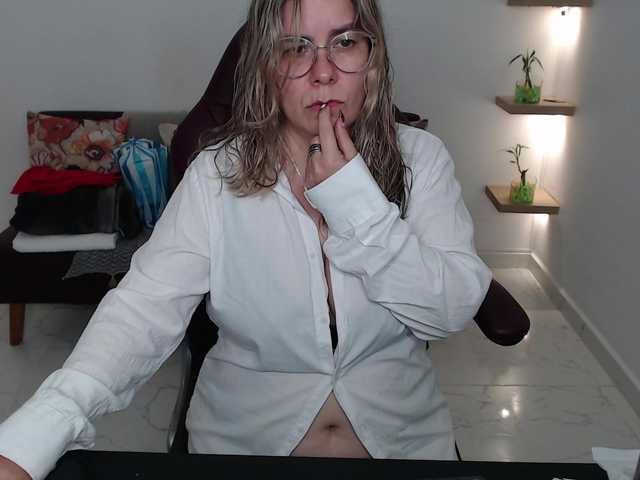 Miss-Diva1's BongaCams show and profile