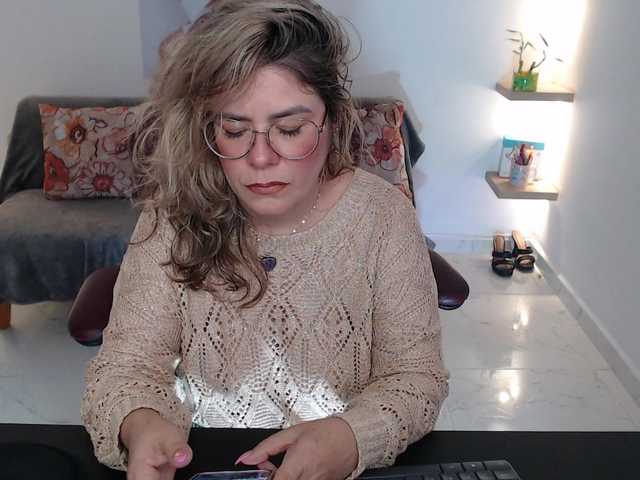 Miss-Diva1's BongaCams show and profile