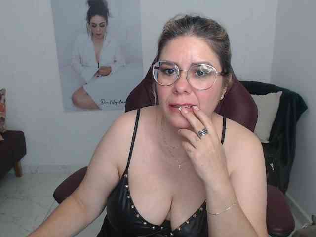 Miss-Diva1 webcam