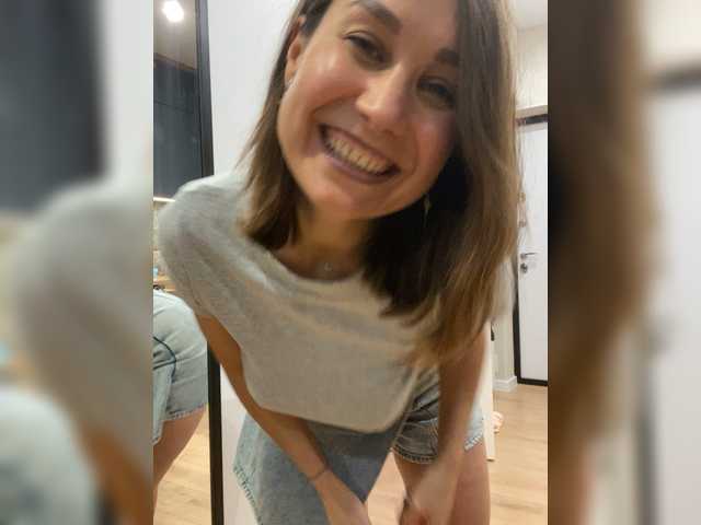 Try slutty model AliceLili AliceLili from BongaCams