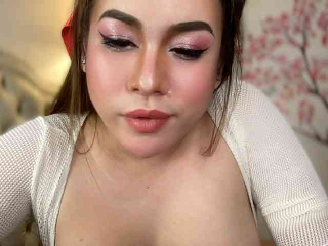 DeliciousIya03 Live Webcam on BongaCams