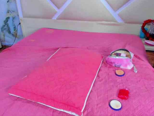 Threelicious- webcam