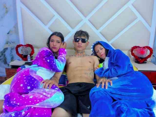 Threelicious- webcam