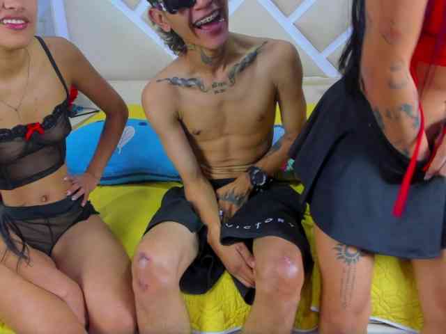 Threelicious- webcam