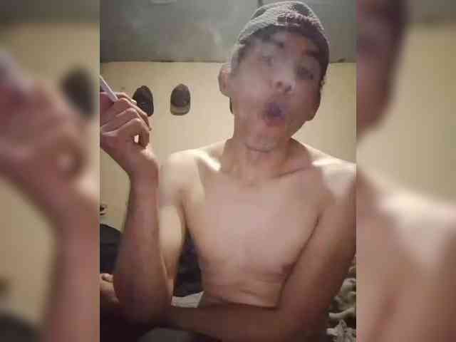 Clouds0nmycock Live Webcam on BongaCams