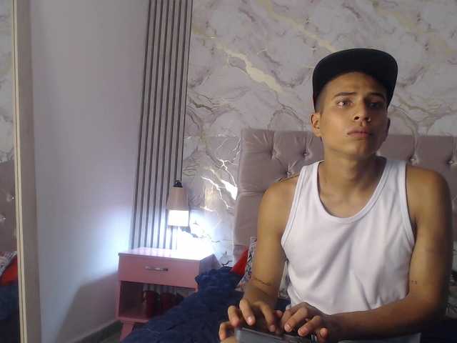  DannaAndPeter chat room