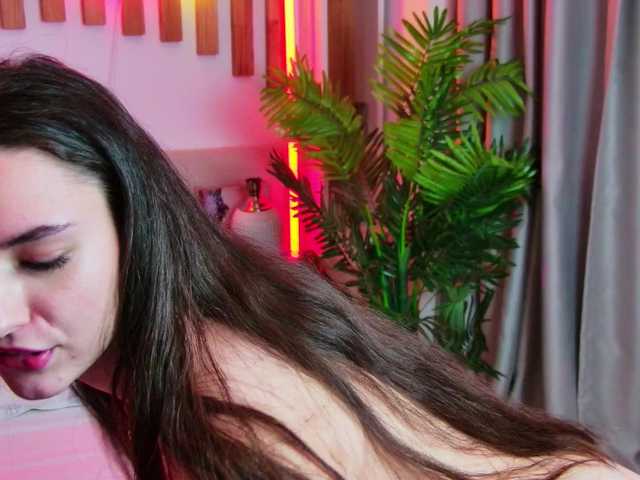 LuisaFaye's BongaCams show and profile