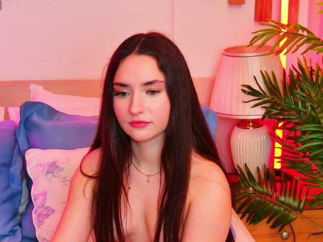 LuisaFaye's BongaCams show and profile