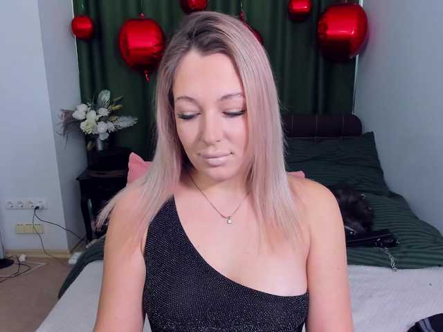 LaurenMorry's BongaCams show and profile