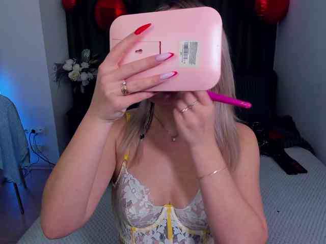 LaurenMorry webcam