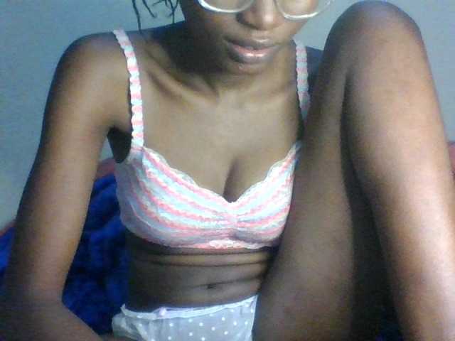 Jennykenya webcam