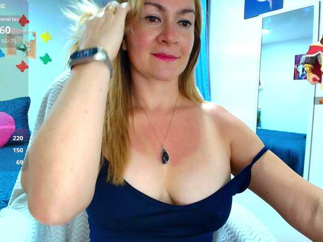 Dana-Angel's BongaCams show and profile