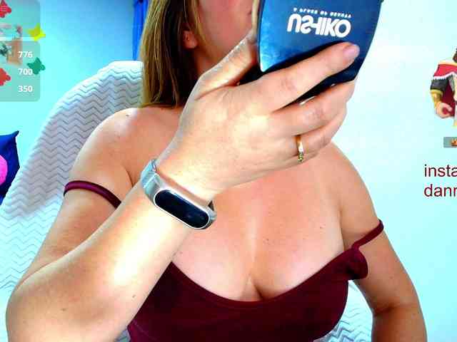 naked webcam Dana-Angel