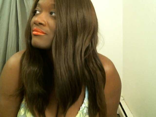 Bigtitscassie's BongaCams show and profile