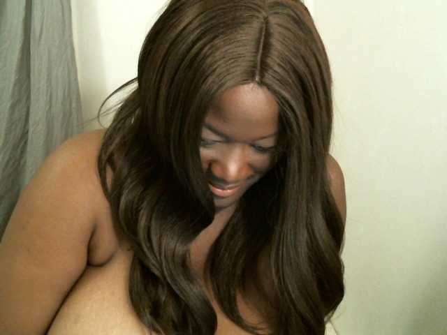  Bigtitscassie chat room