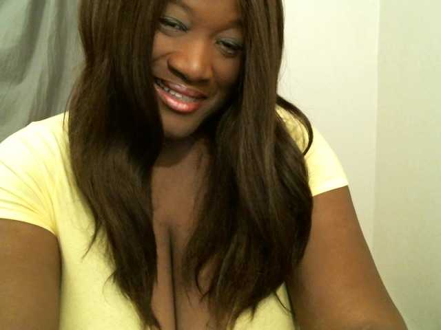 Bigtitscassie's BongaCams show and profile