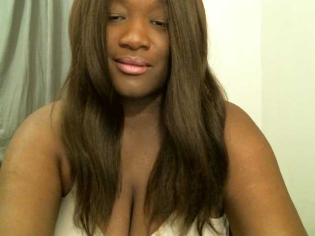 Bigtitscassie's BongaCams show and profile