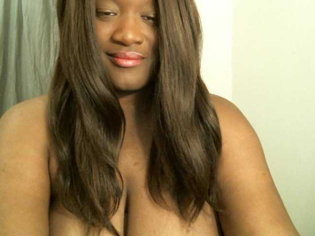 Bigtitscassie's BongaCams show and profile