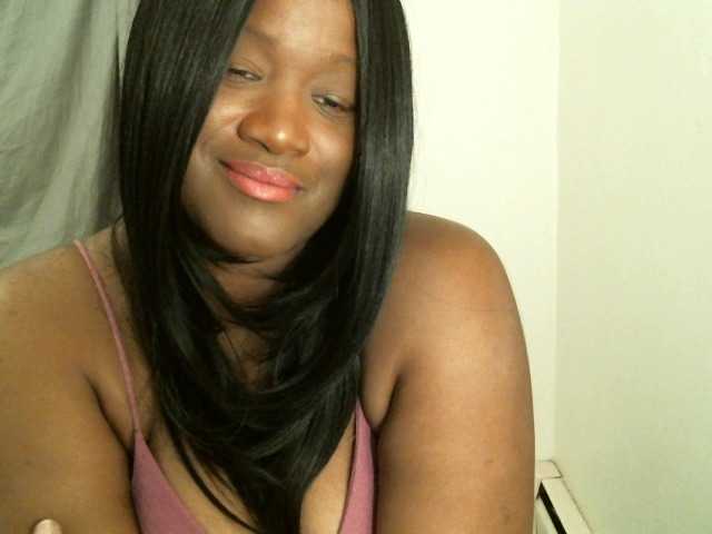 Bigtitscassie's BongaCams show and profile