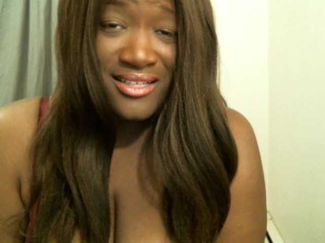 Bigtitscassie's BongaCams show and profile